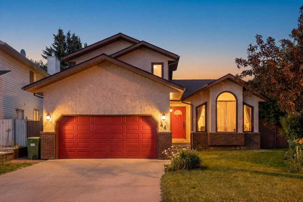 44 Hawkstone Drive NW, Calgary, AB, T3G 3E9