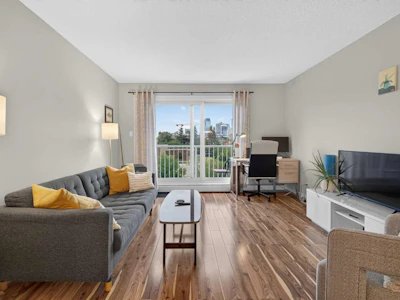 404-17 13 Street SW - 3
