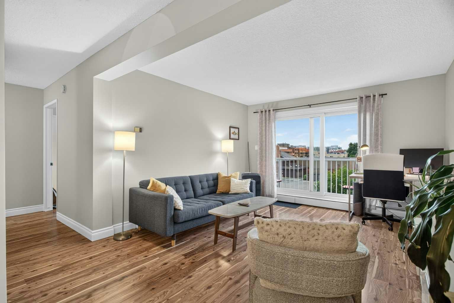 404-17 13 Street SW - 4