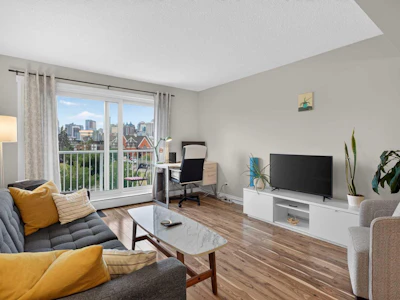 404-17 13 Street SW - 2