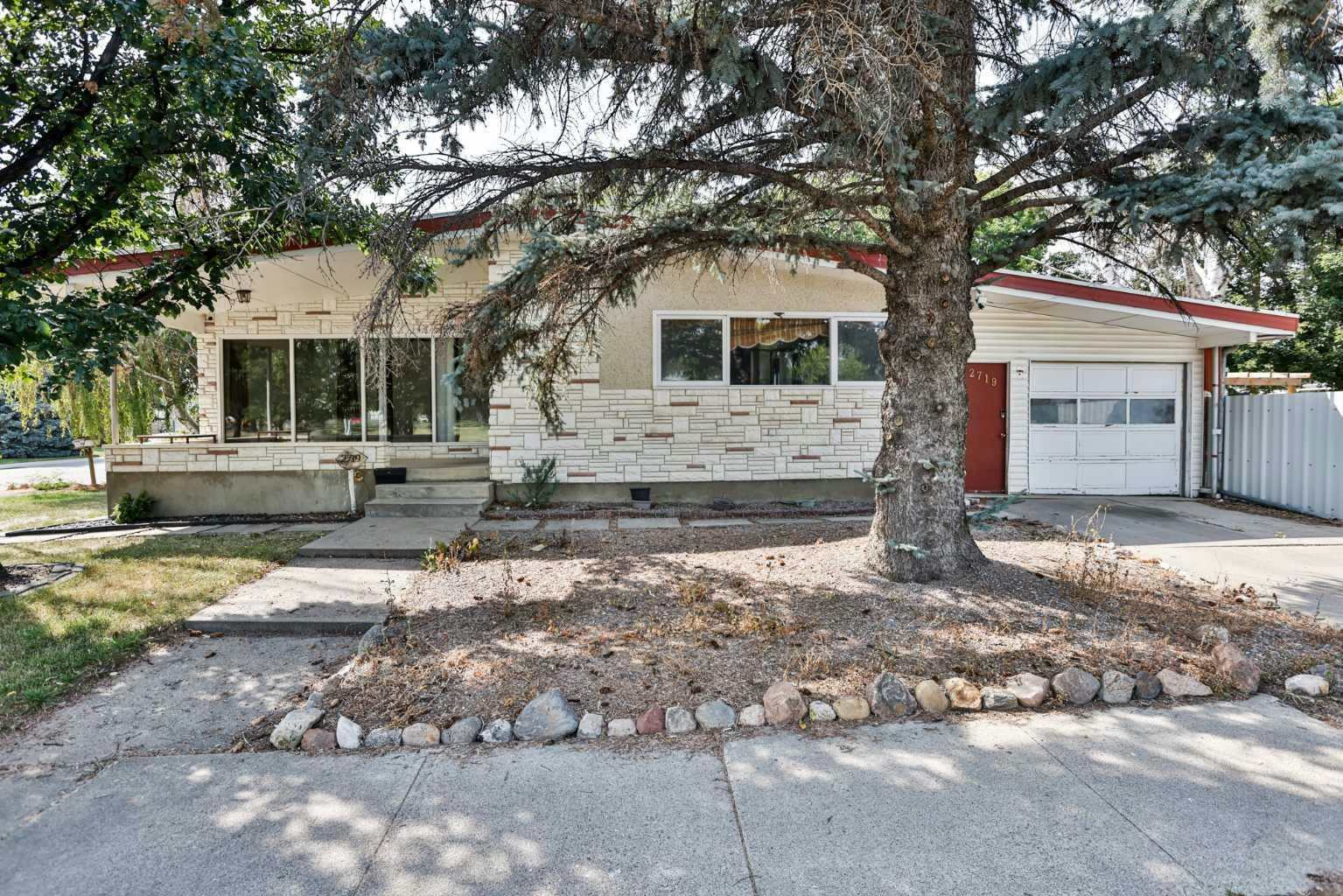 2719 6 Avenue N, Lethbridge, AB, T1H 0V4
