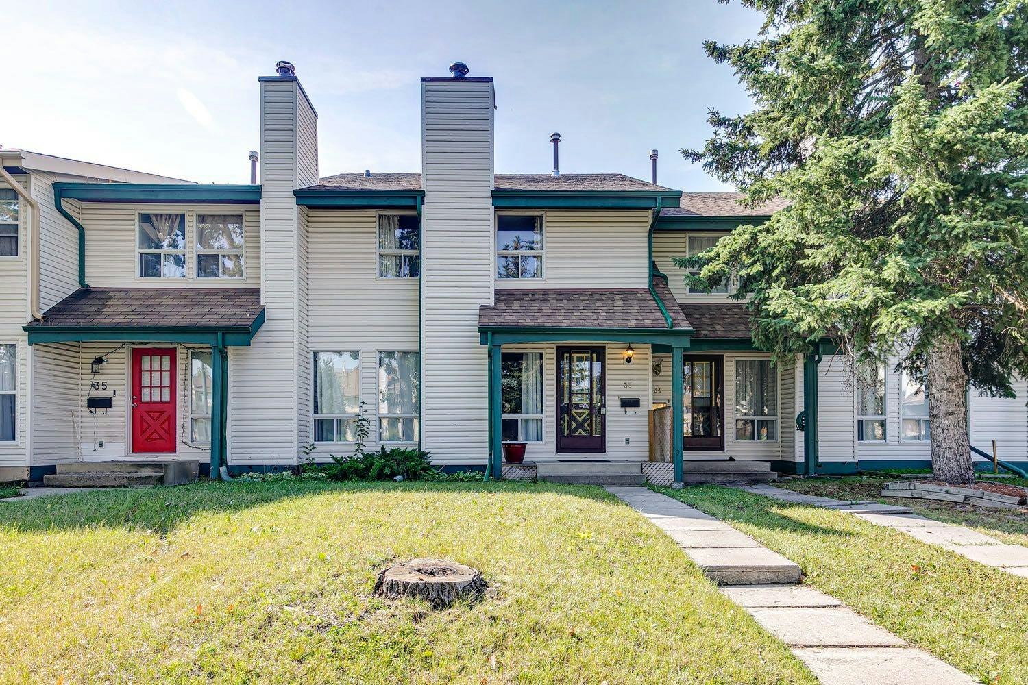33 Woodhill Court SW, Calgary, AB, T2W 3P1