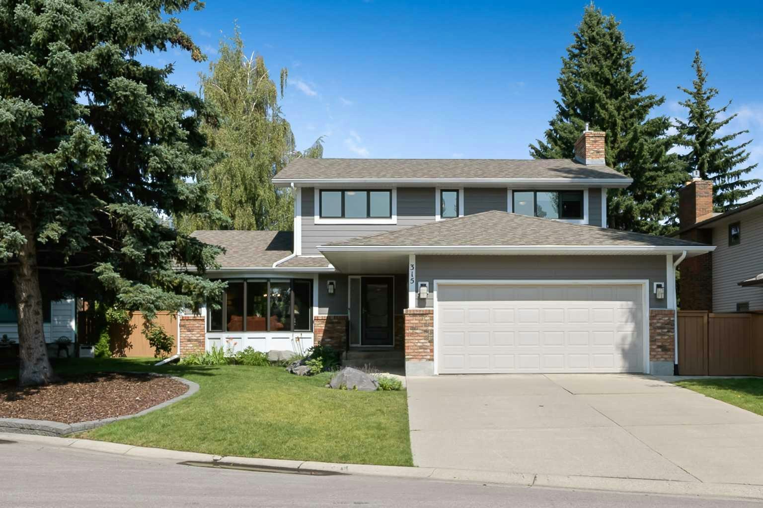 315 Woodpark Place SW, Calgary, AB, T2W 2X9