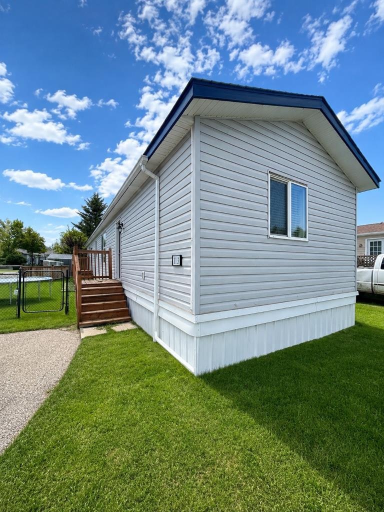 113 Heritage Drive, Okotoks, AB, T1S 1M4