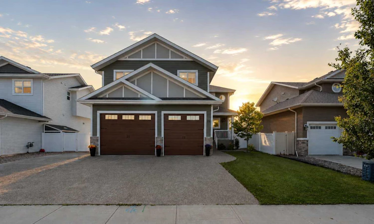 35 Erica Drive