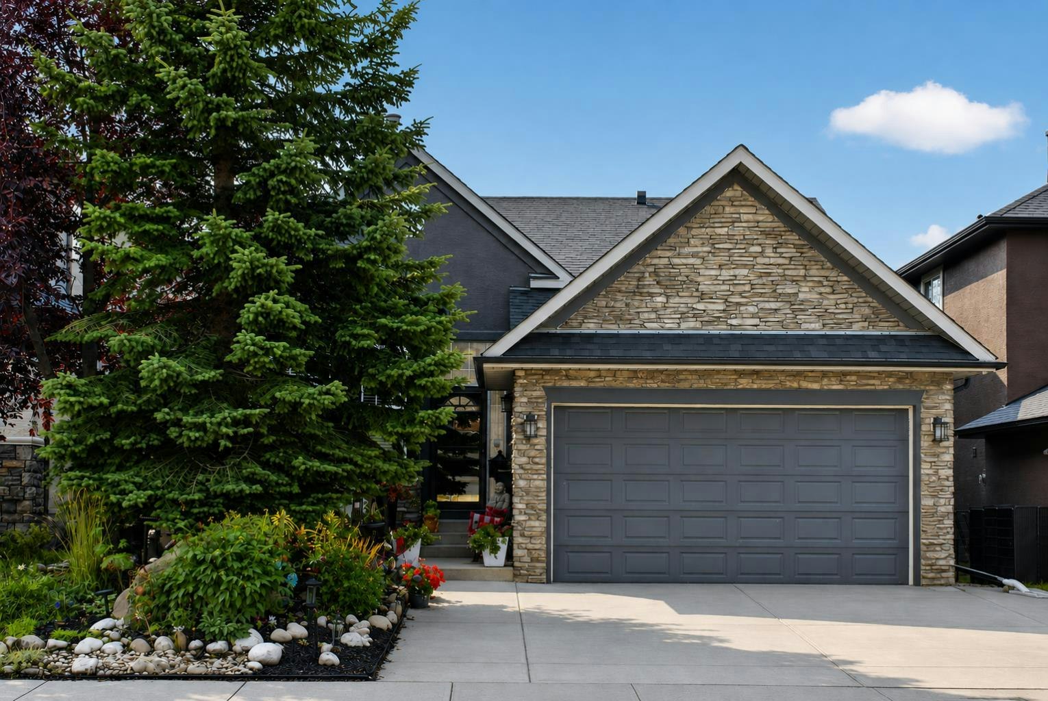 44 Strathlea Close SW, Calgary, AB, T3H 5C6