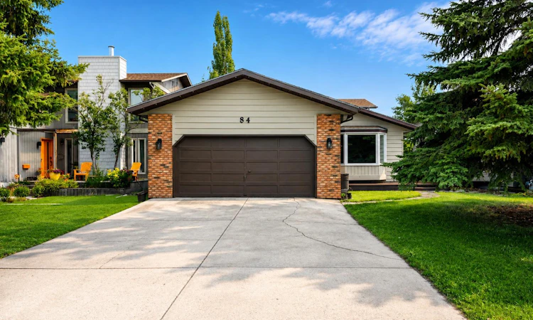 84 Deermoss Crescent SE