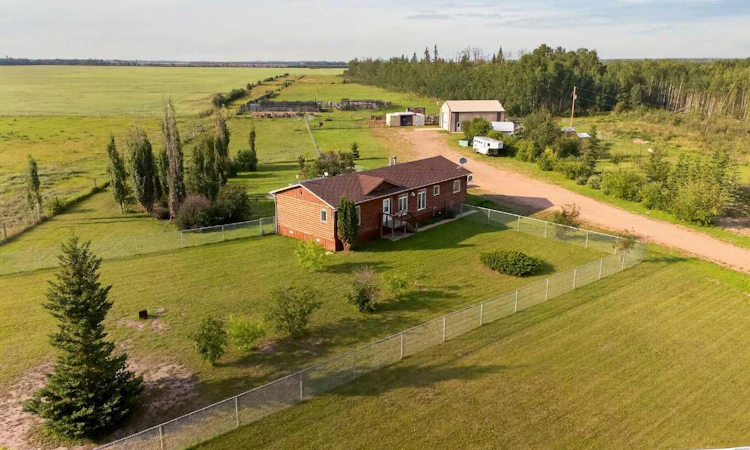 18142 Township Road 1102