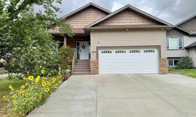 405 Lake Way