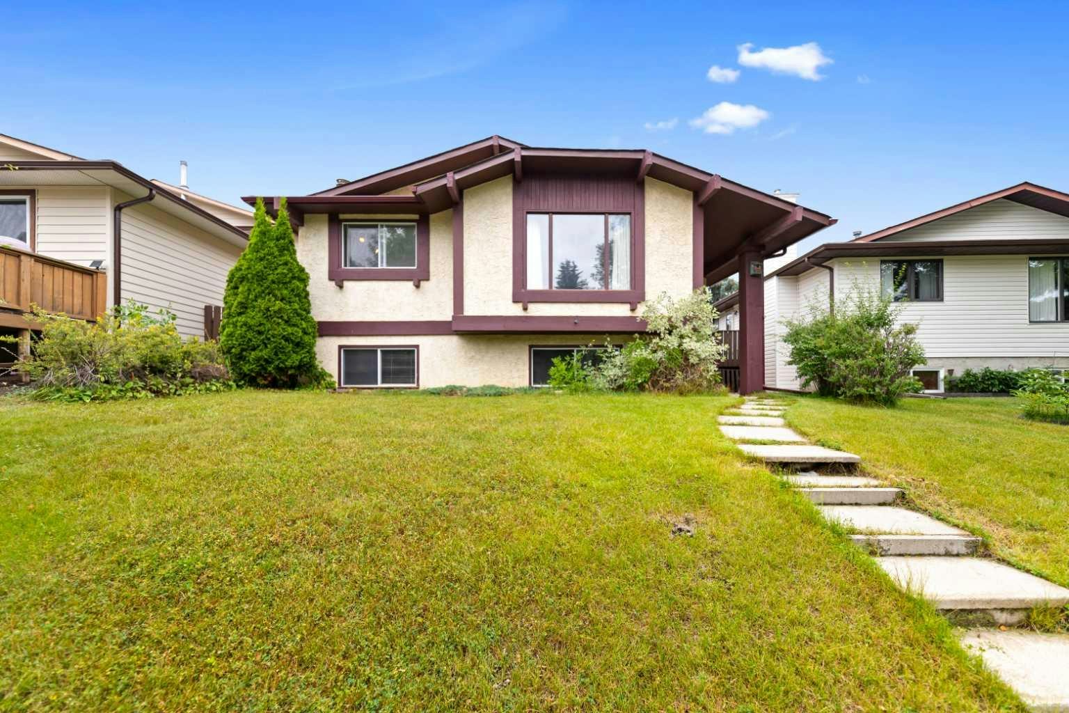 224 Berwick Way NW, Calgary, AB, T3K 1C1
