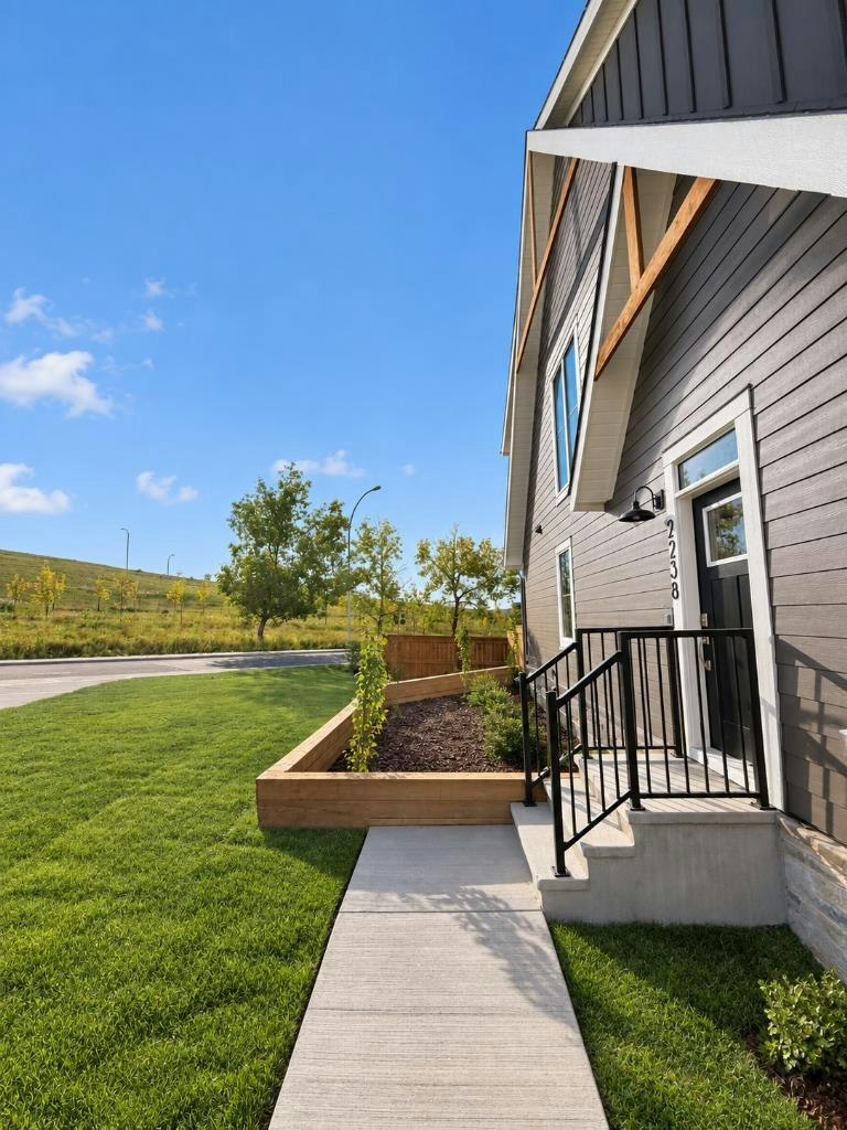 2238 44 Street NW, Calgary, AB, T3B 0X6