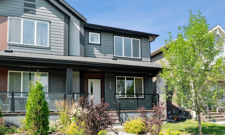 115 Wolf Willow Boulevard SE