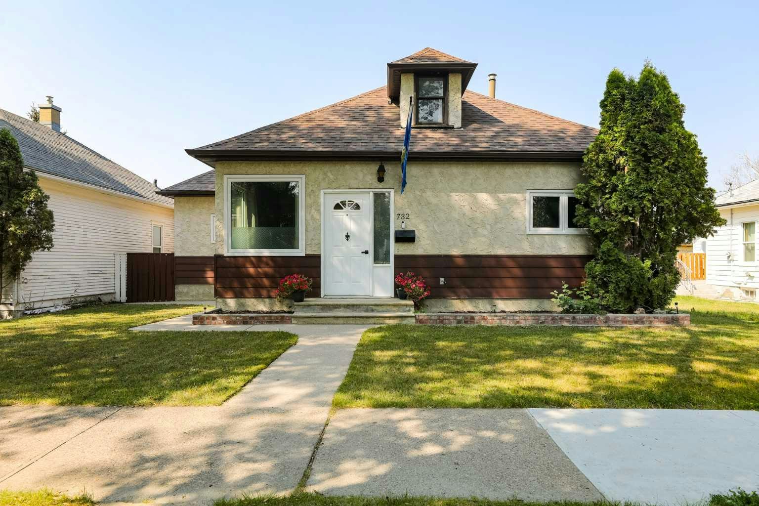732 12b Street N, Lethbridge, AB, T1H 2L9