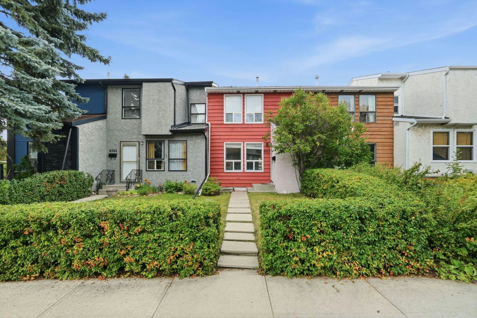 6507 Huntsbay Road NW, Calgary, AB, T2R 5R3