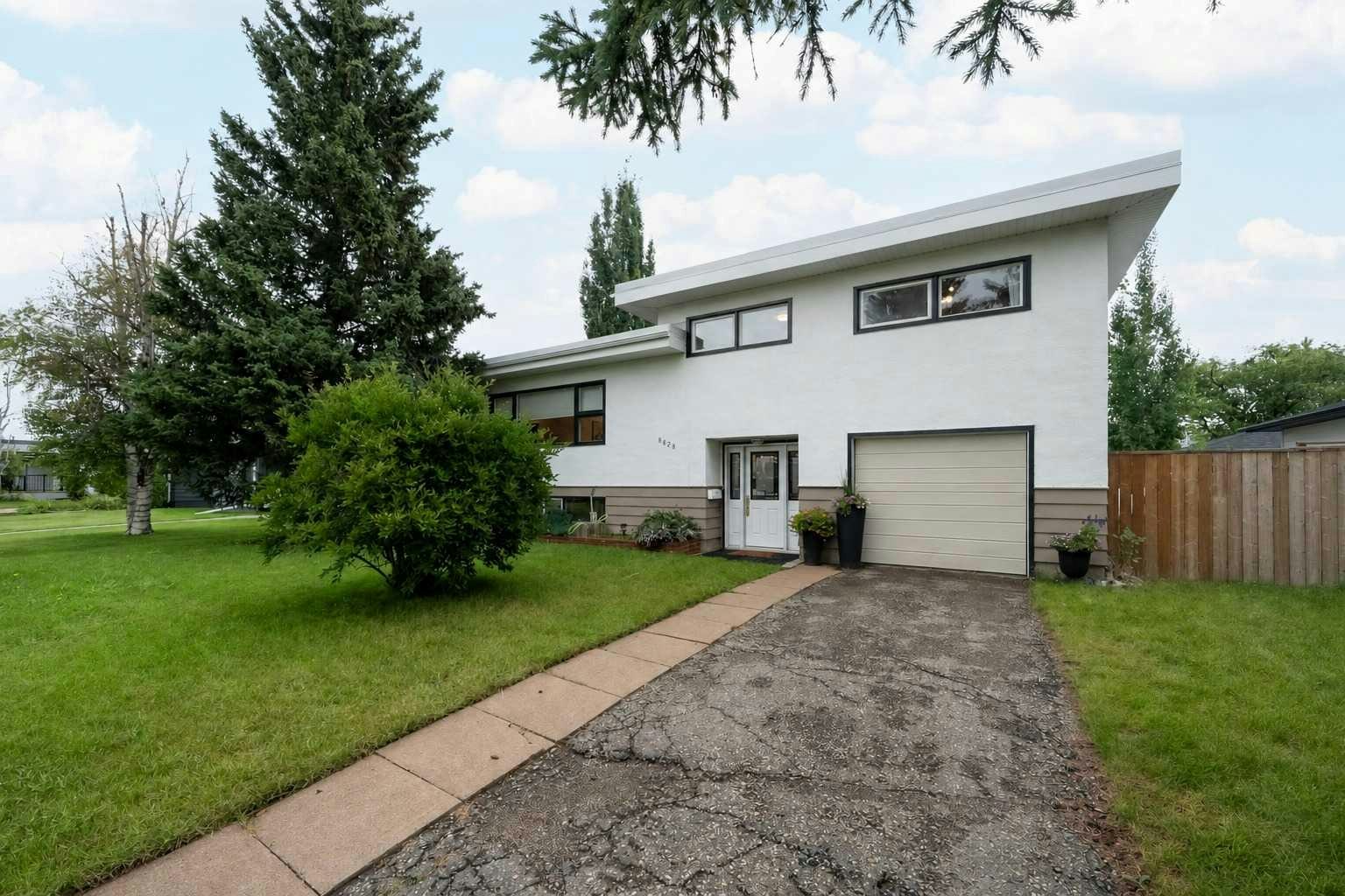 8628 7 Street SW, Calgary, AB, T2V 1G9