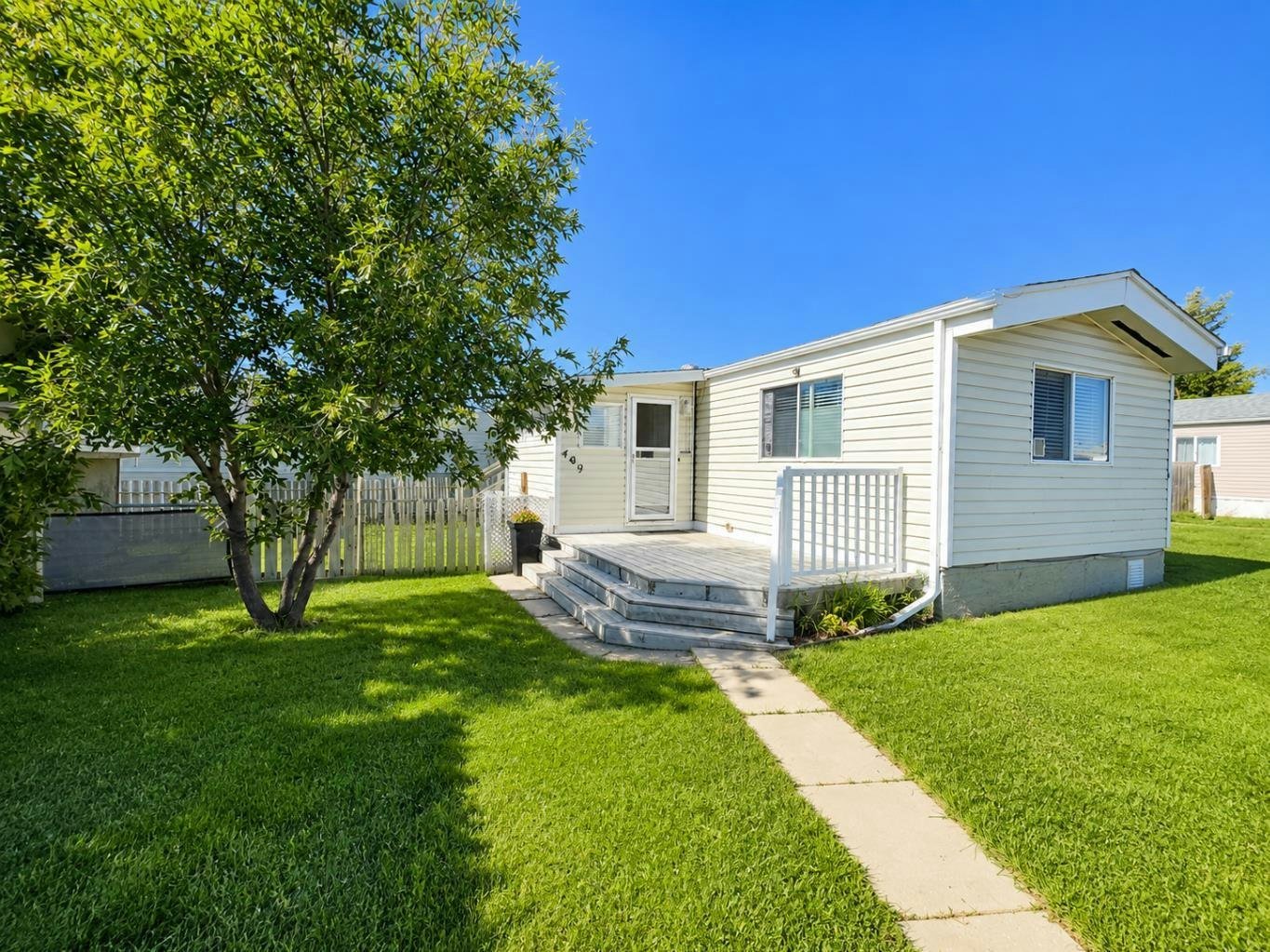 409 7 Avenue, Beaverlodge, AB, T0H 0C0