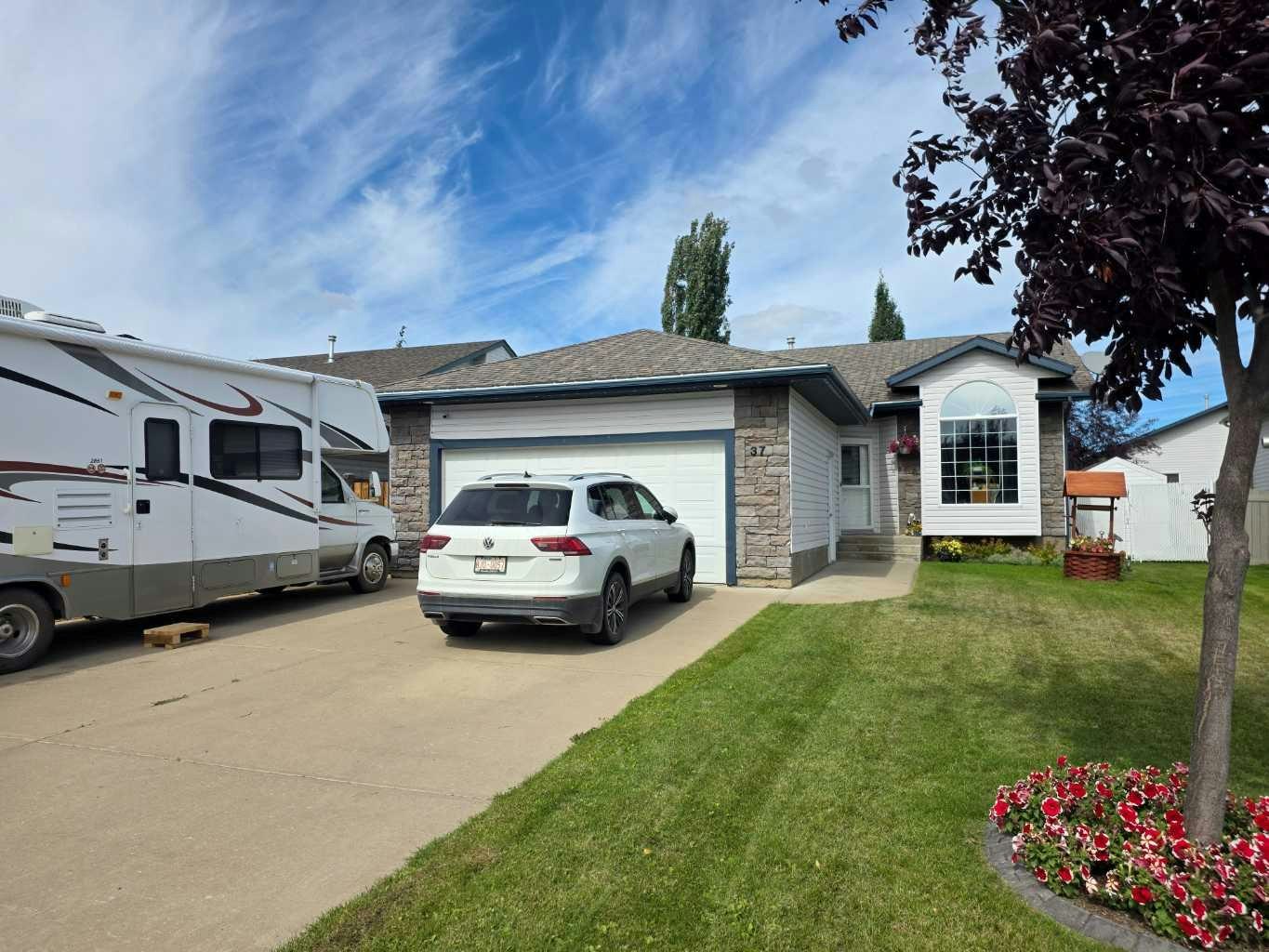 37 Pinnacle Crescent, Grande Prairie, AB, T8W 2P6