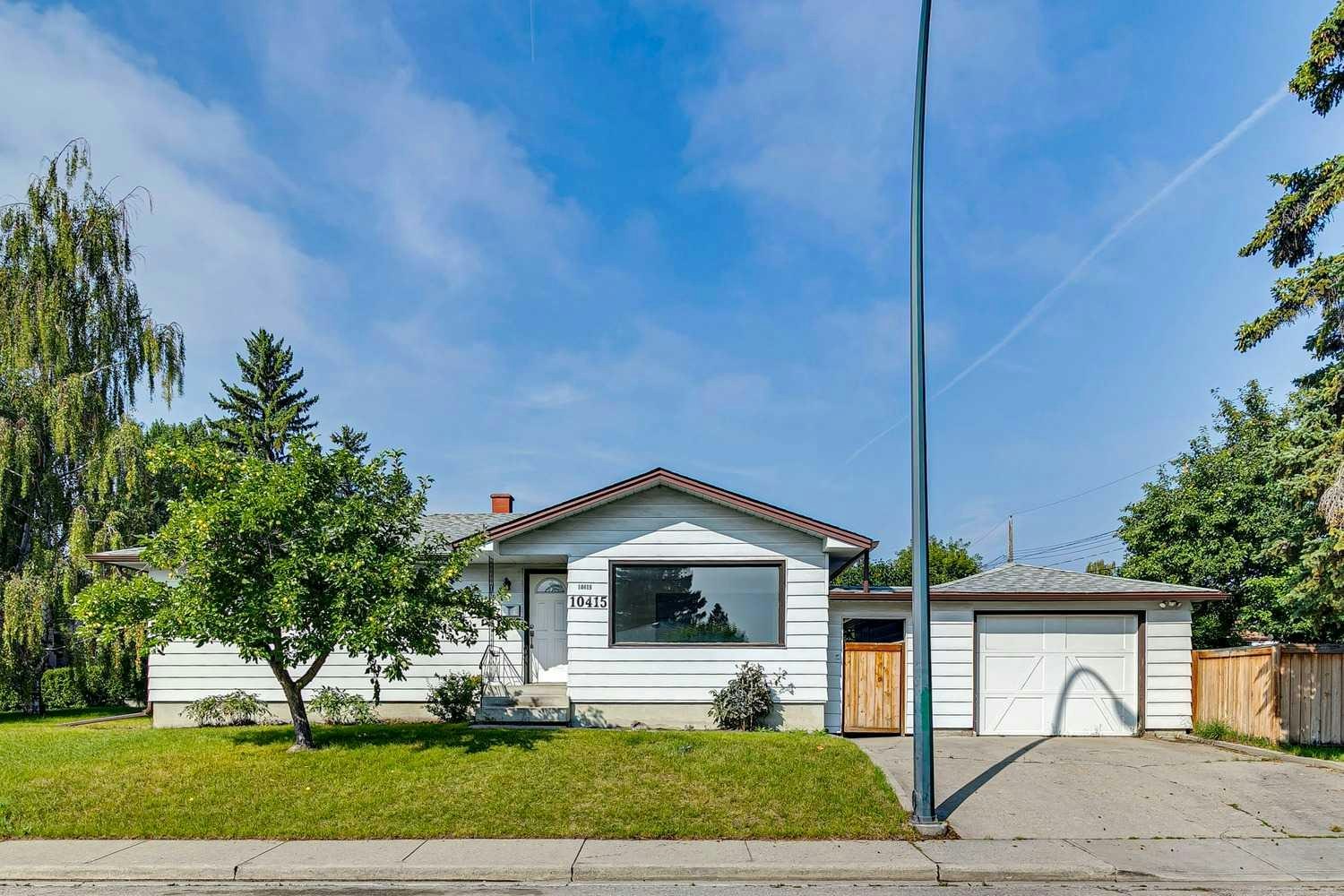 10415 8 Street SW, Calgary, AB, T2W 0H2