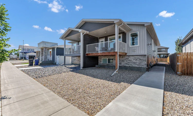 122 Somerside Road SE