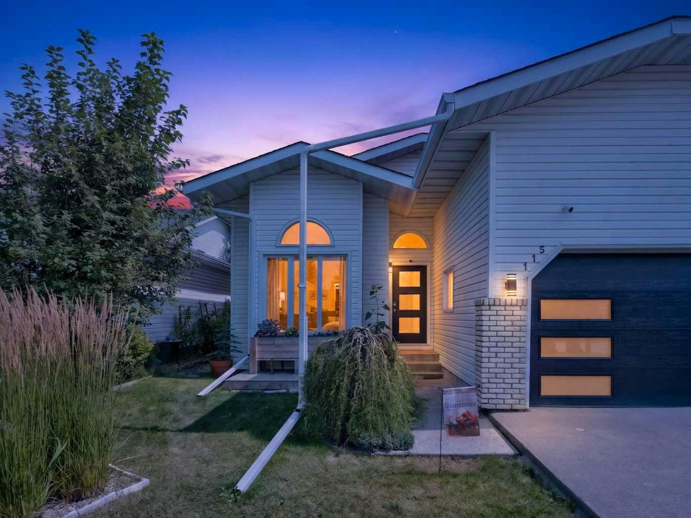 115 Wood Valley Court SW, Calgary, AB, T2W 5S4