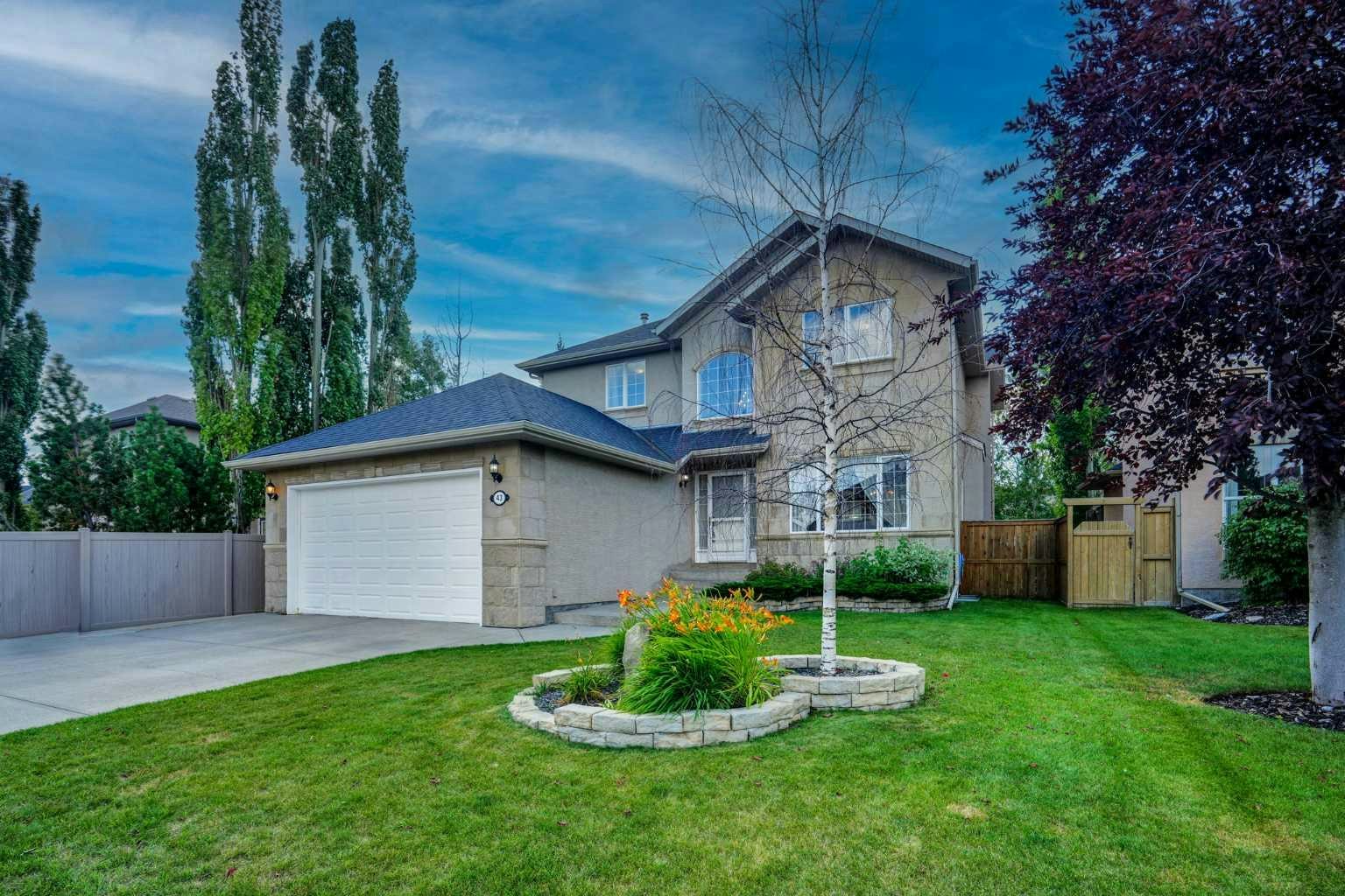 43 Strathlea Place SW, Calgary, AB, T3H 3S2