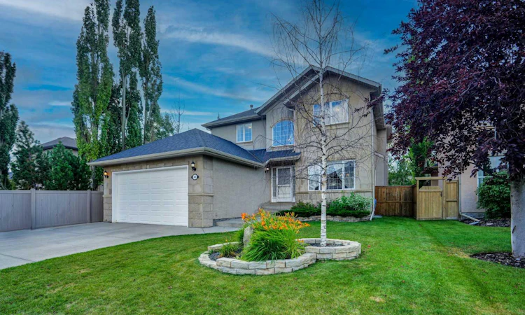 43 Strathlea Place SW