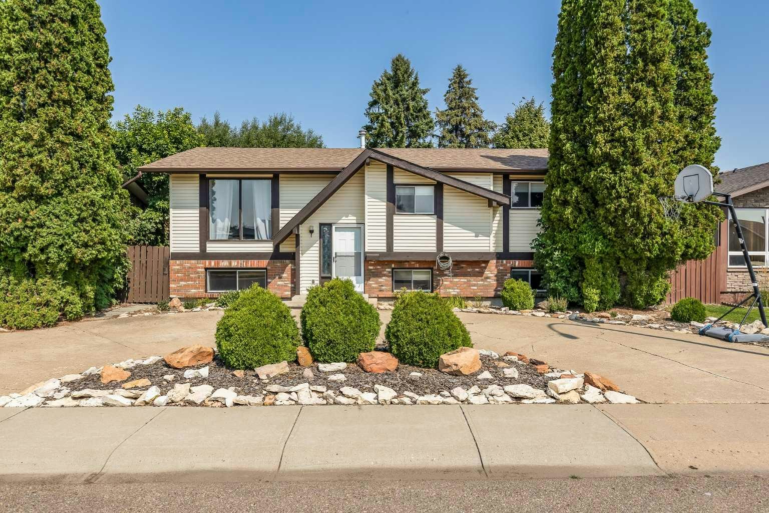 16 Rossdale Street SE, Medicine Hat, AB, T1B 1X4