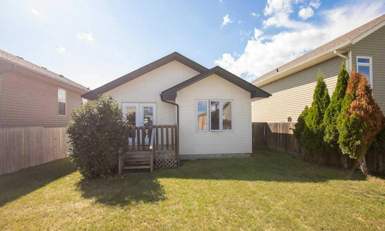 22 Valley Crescent