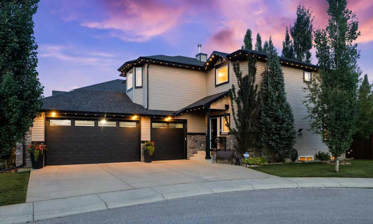 122 Royal Birkdale Crescent NW