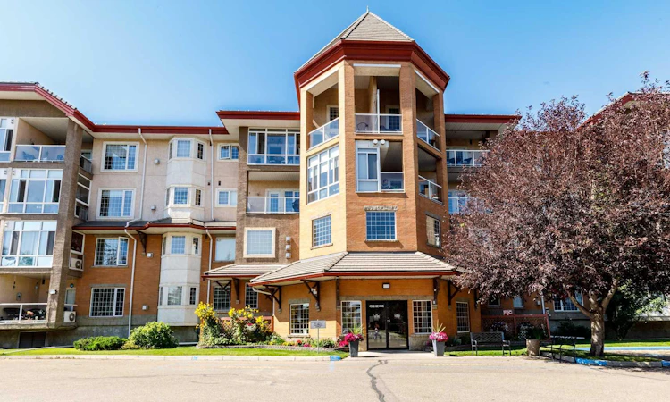 105-4512 52 Avenue