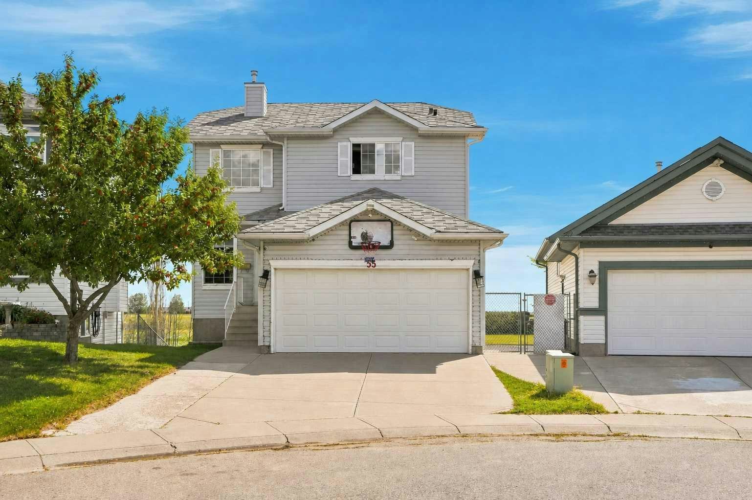 55 Anaheim Crescent NE, Calgary, AB, T1Y 7B8
