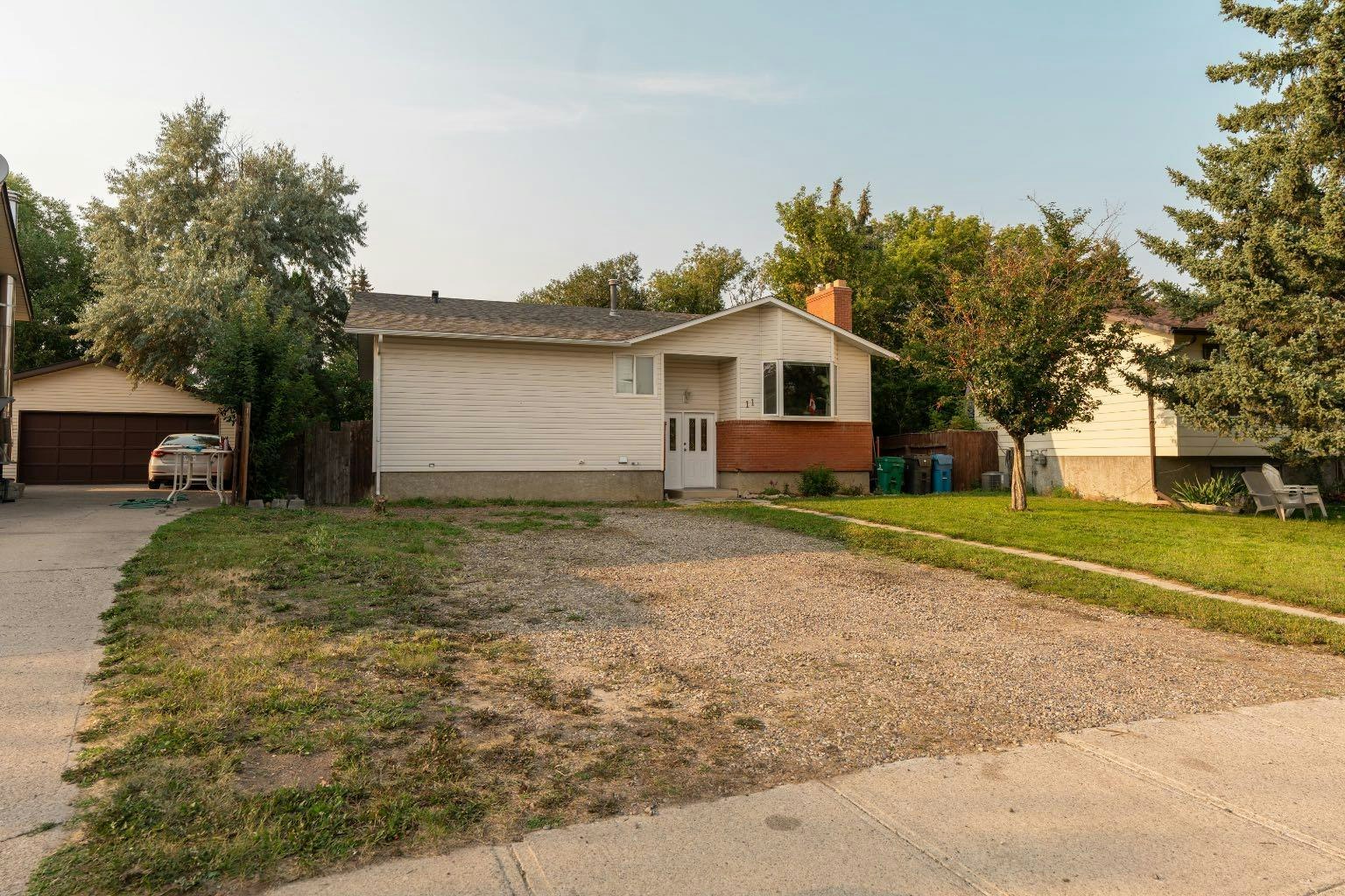 11 Rutgers Crescent, Lethbridge, AB, T1K 4S9