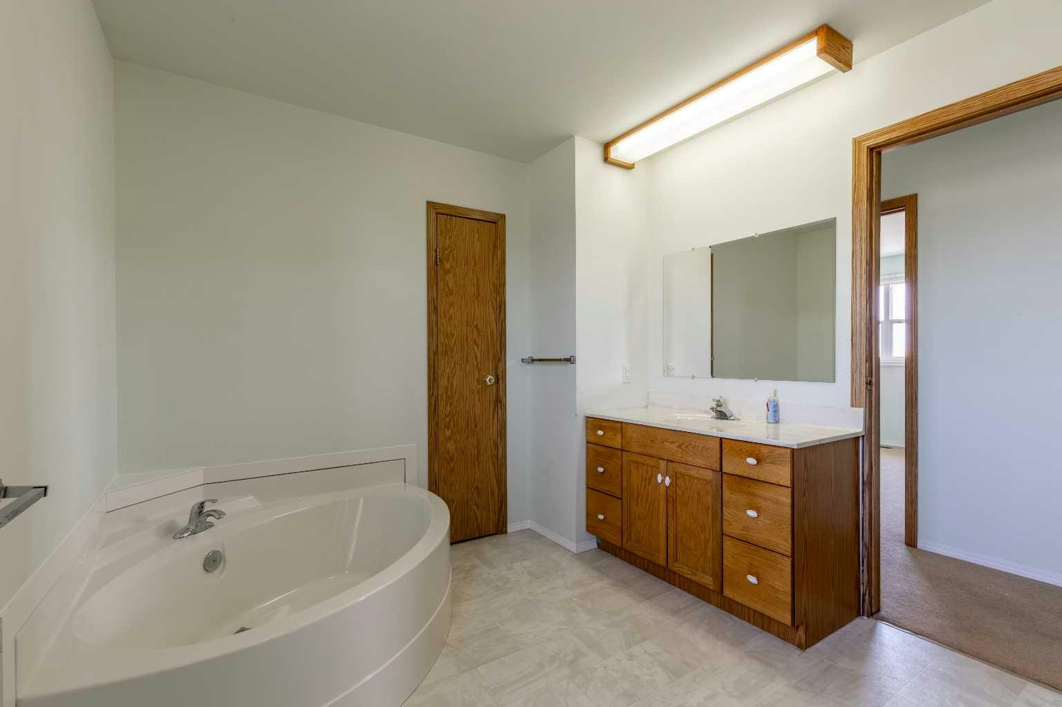 110 Blayney Avenue, Lethbridge, AB, T0L 0G0 - 8
