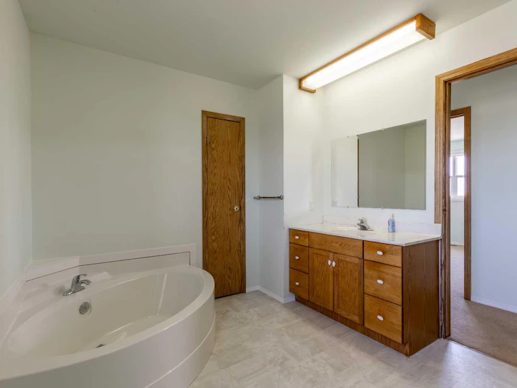 110 Blayney Avenue, Lethbridge, AB, T0L 0G0 - 8