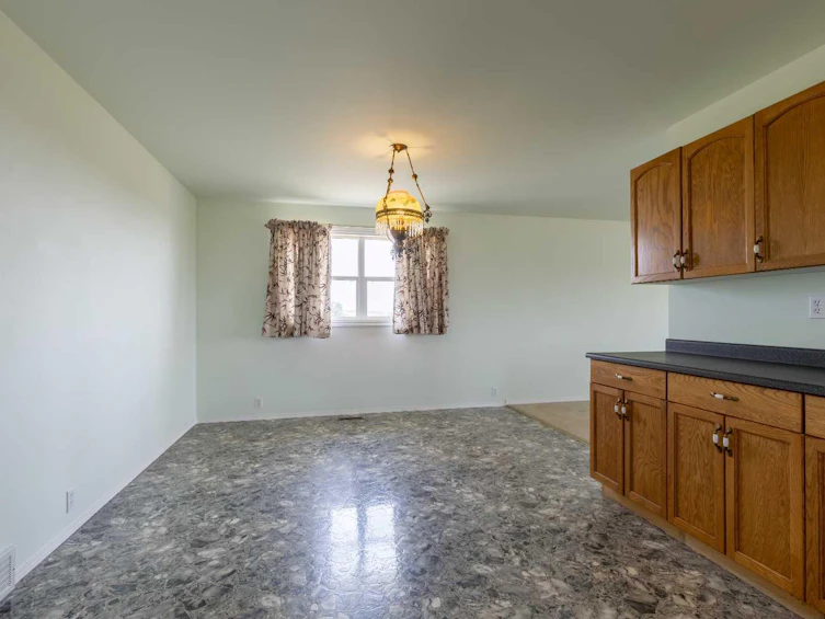 110 Blayney Avenue, Lethbridge, AB, T0L 0G0 - 10