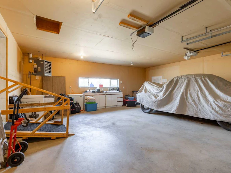 110 Blayney Avenue, Lethbridge, AB, T0L 0G0 - 33