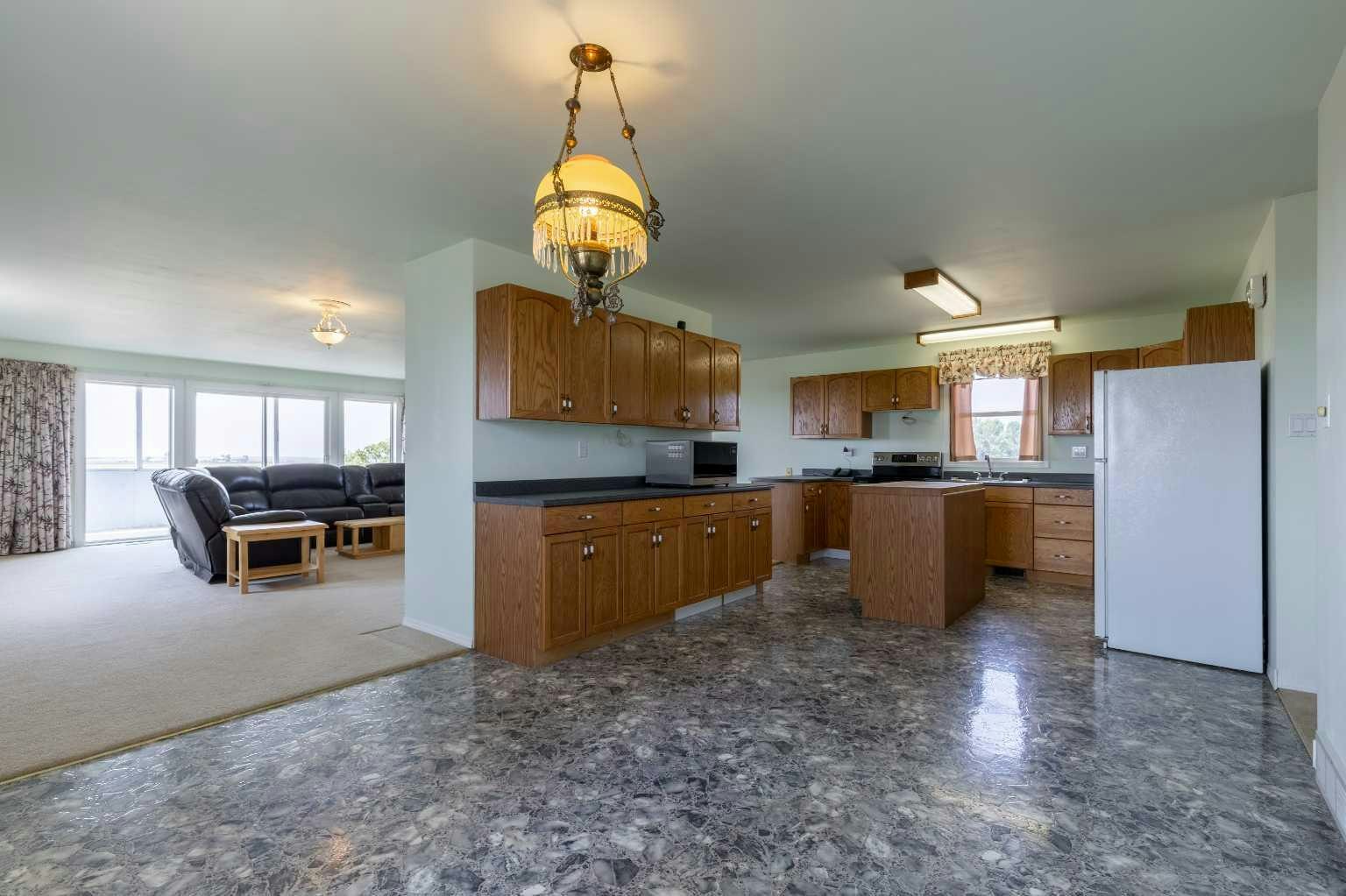 110 Blayney Avenue, Lethbridge, AB, T0L 0G0 - 11