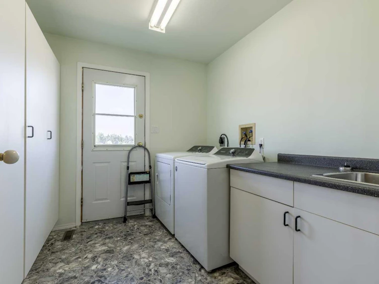 110 Blayney Avenue, Lethbridge, AB, T0L 0G0 - 9