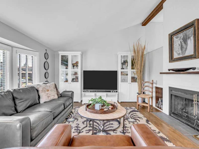 159 Bernard Way NW - 5