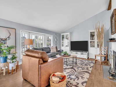 159 Bernard Way NW - 3