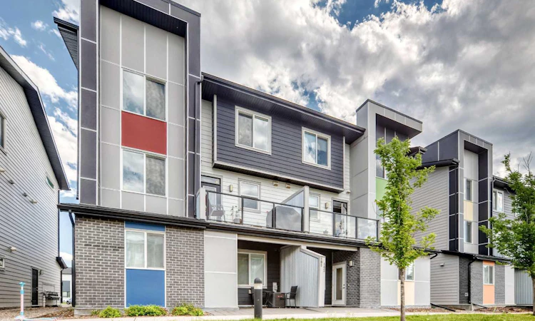203-120 Redstone NE