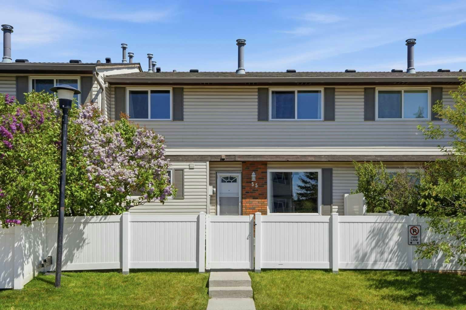 35-740 Bracewood Drive SW, Calgary, AB, T2W 3N3