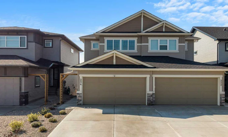 256 Heritage Heights