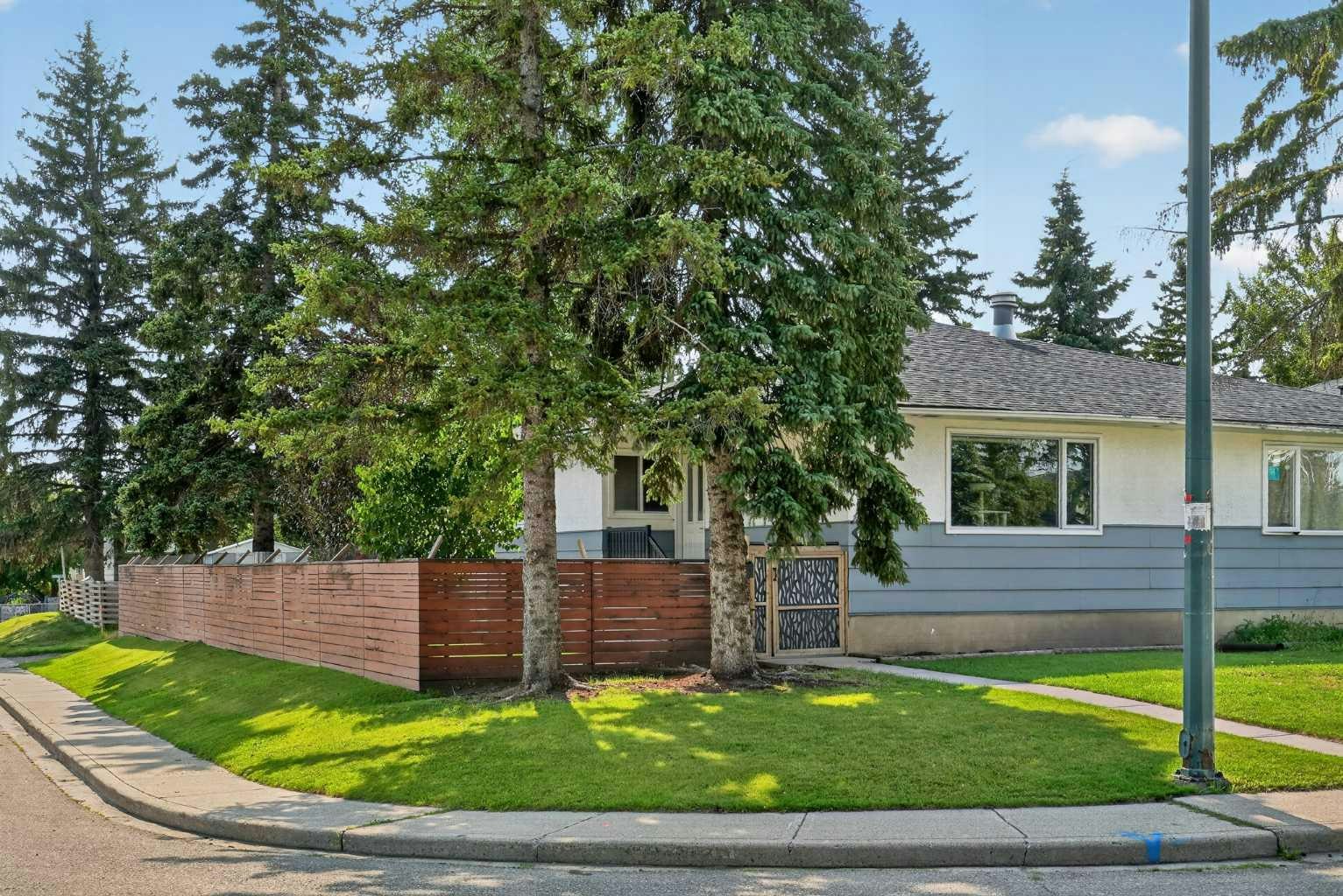 21 Rossmere Road SW, Calgary, AB, T3C 2N8