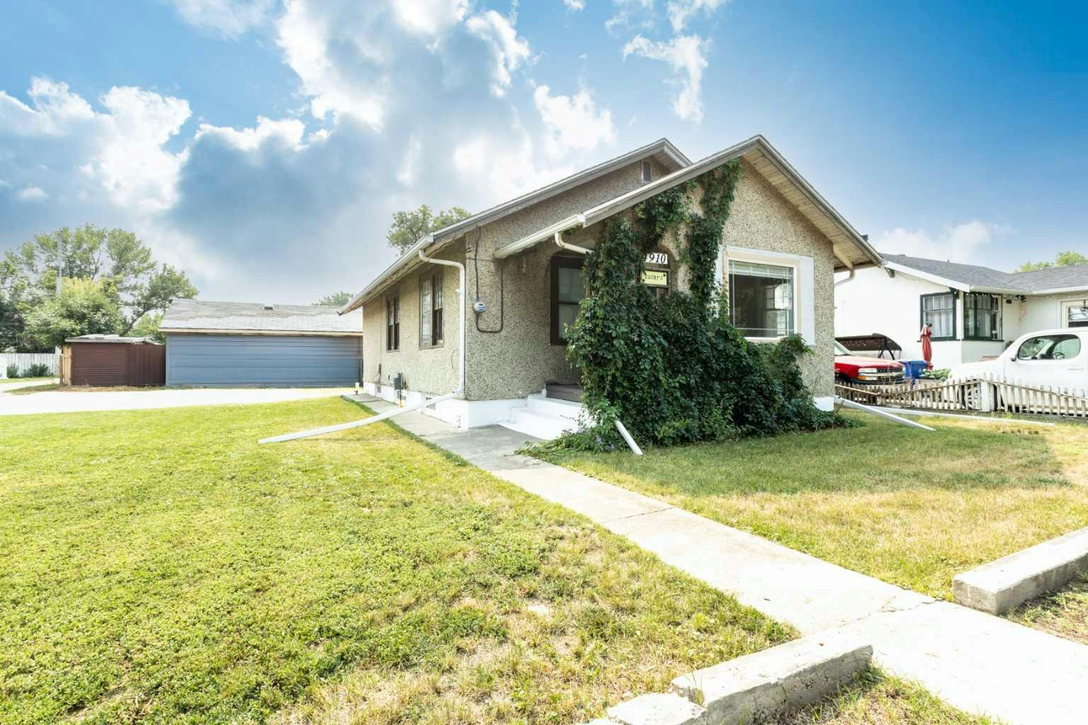 4910 52 Avenue, Taber, AB, T1G 1H6