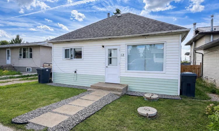 13 1 Avenue E