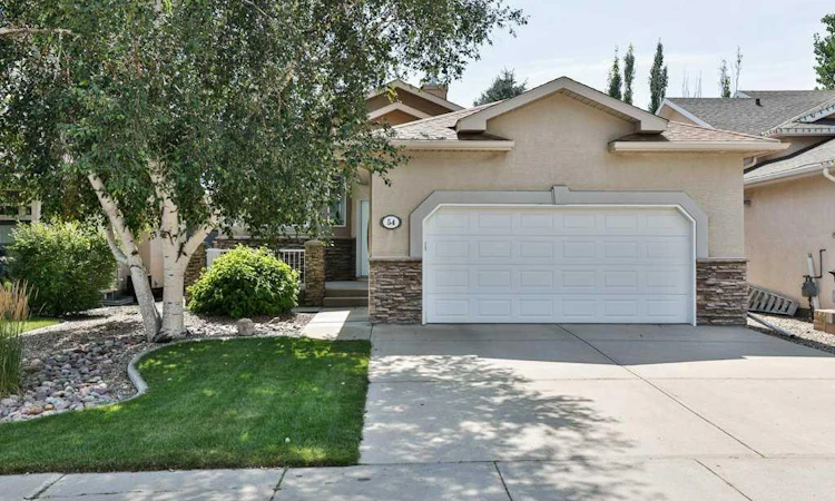 54 Rivercrest Court W