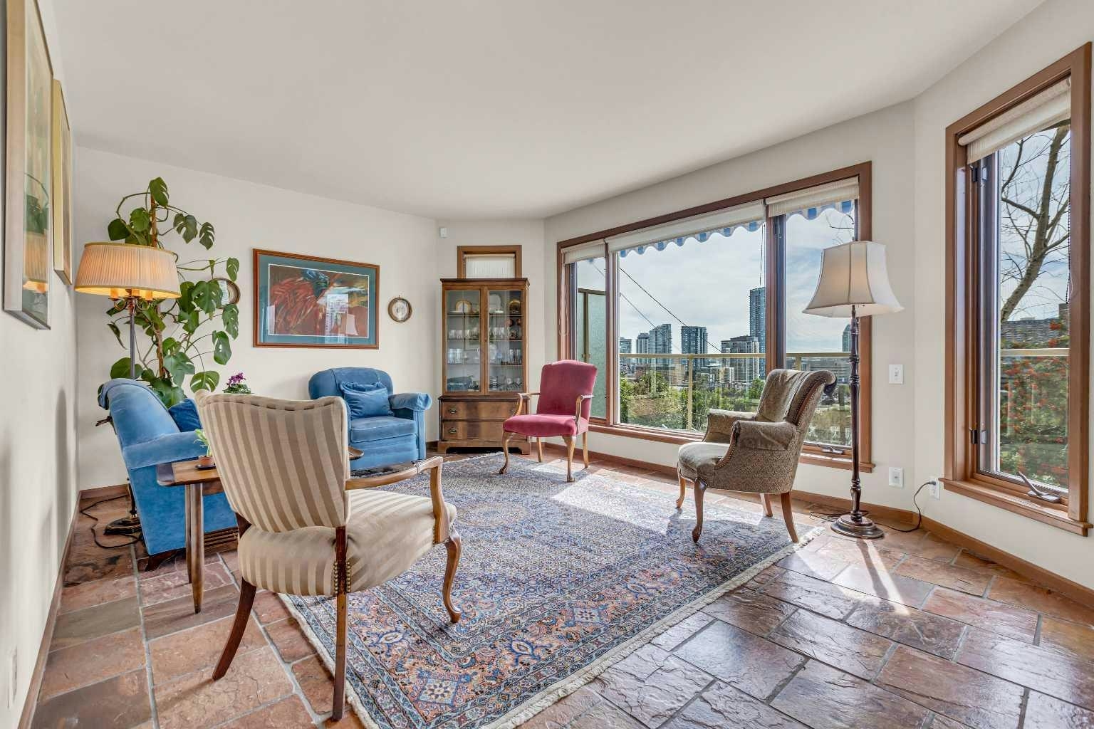 207 2 Avenue NE - 5