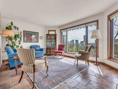 207 2 Avenue NE - 5