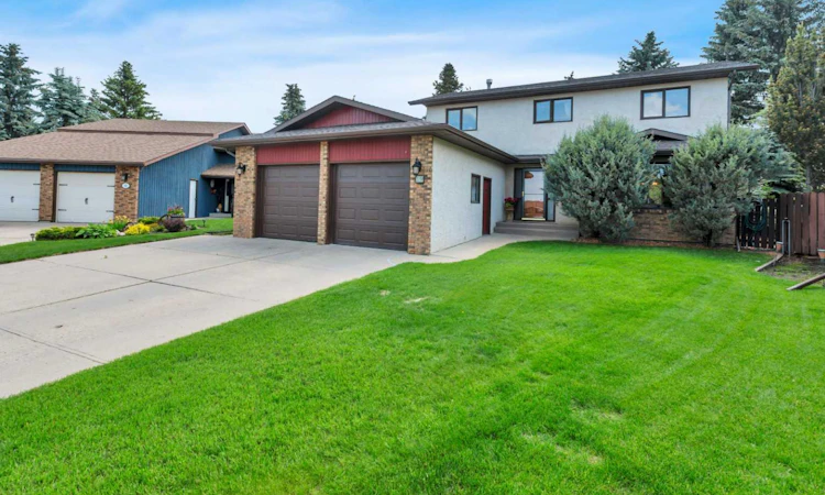 19 Mayberry Close
